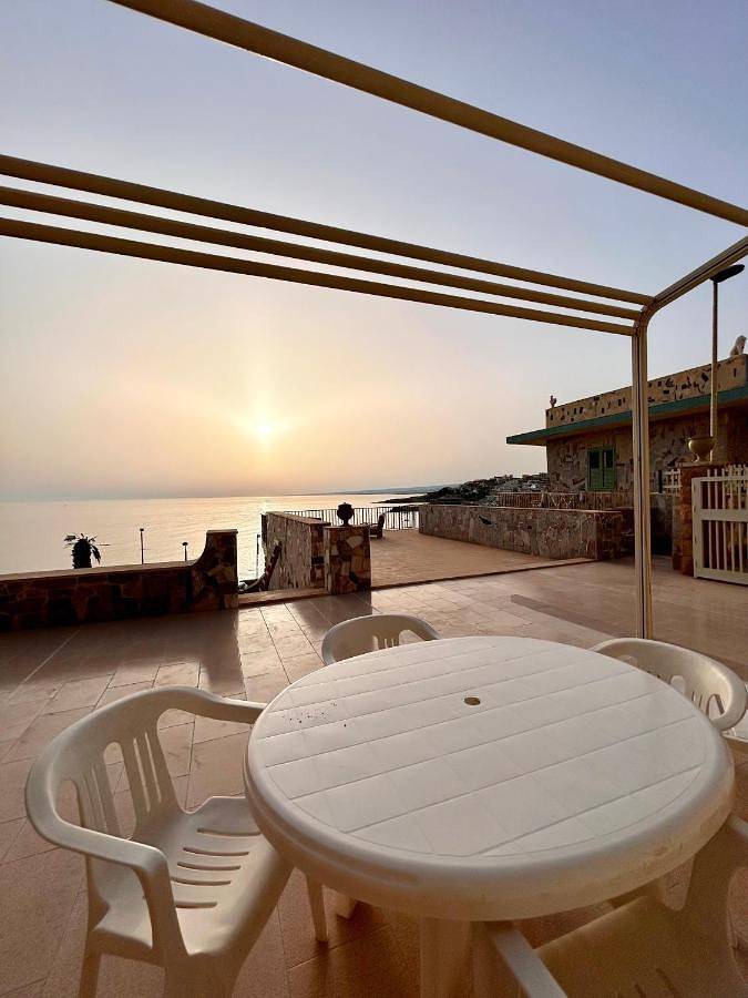 Appartamento per 4 persone, con Terrazza e Giardino nonché Panorama a Cava d'Aliga
