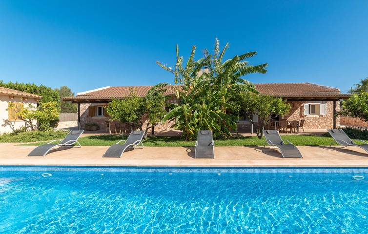 Terrace Apartment with Pool, Grill & Beach 1.5km in Sant Llorenç des Cardassar, East Majorca