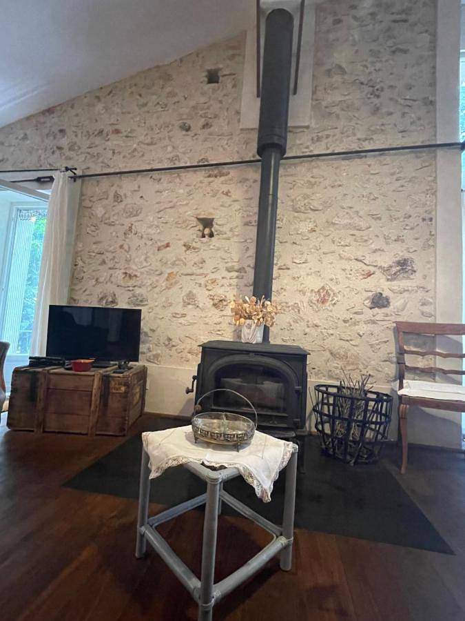 Three-Bedroom House in Cenne-Monestiés, Région de Carcassonne