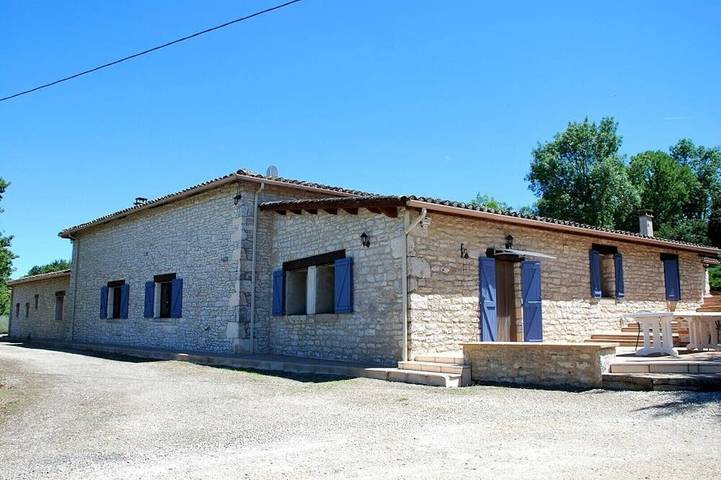 Altes Bauernhaus aus Stein in ruhiger Lage mit großem beheiztem Pool. in Lavaurette, Quercy
