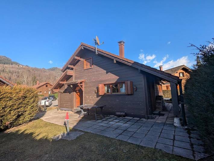 Chalet pour 6 personnes, avec terrasse ainsi que vue et jardin