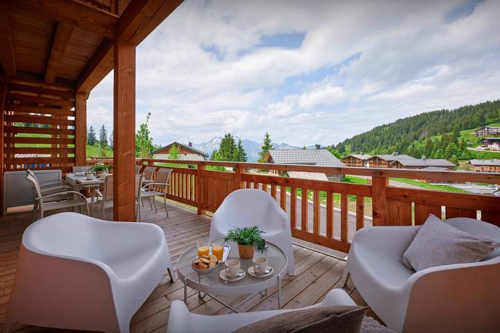 Chalet pour 8 personnes, avec vue et terrasse, adapté aux familles à Manigod
