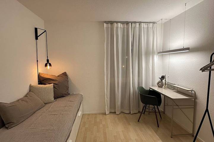 Ganze Wohnung, \"Pure Living\" modernes Apartment mit Balkon in guter Lage in Böblingen, Landkreis Böblingen
