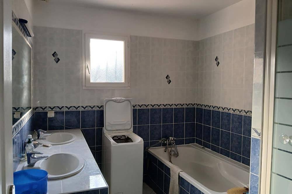 Villa contemporaine récente en Campagne aixoise pour location saisonnière in Aix-en-Provence, Région d'Aix-en-Provence