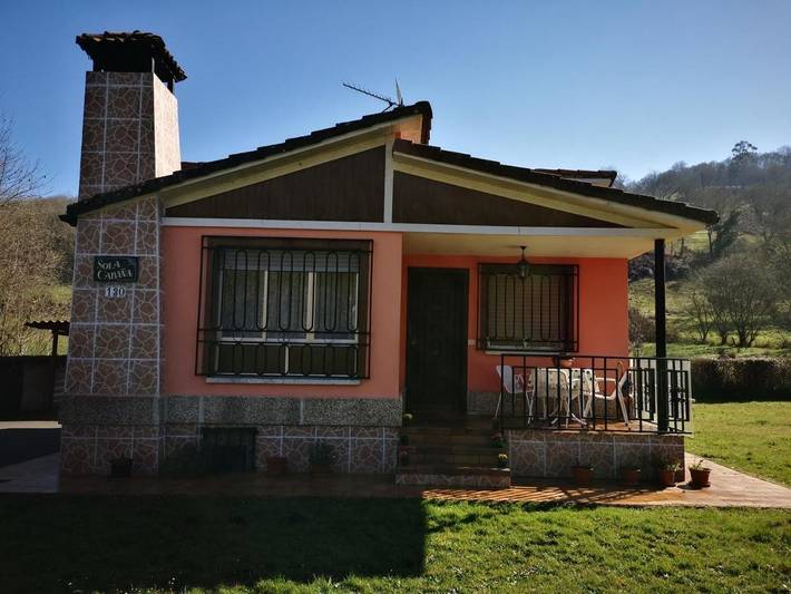 Apartamento para 4 personas, con Balcón y Terraza además de Jardín y Piscina en Piloña