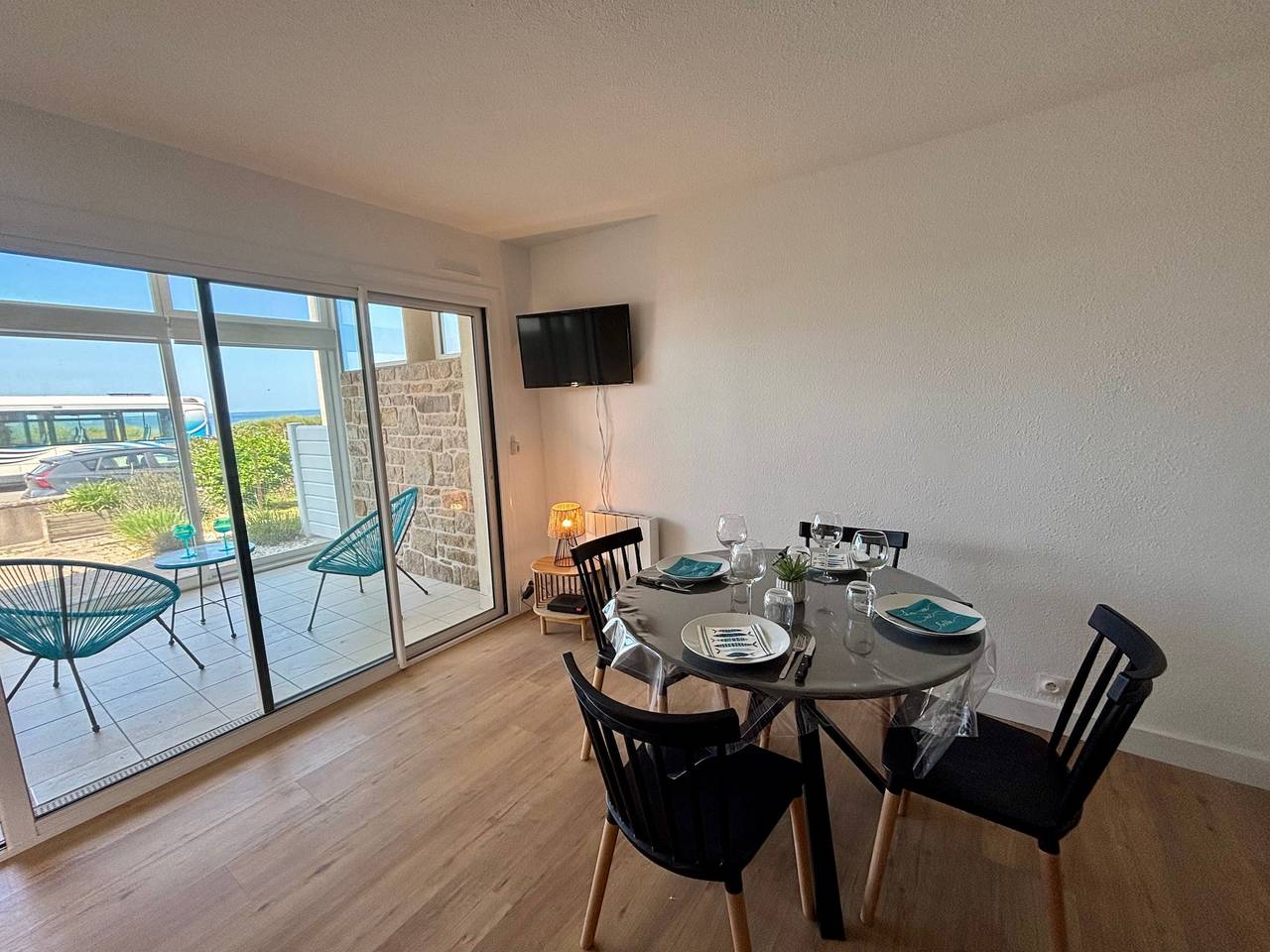 Apartamento entero, Apartamento 'Le Nid De Keragan' con vistas al mar, terraza privada y Wi-Fi in Le Fort-Bloqué, Ploemeur
