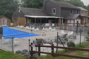 Camping pour 5 Personnes dans Besse-et-Saint-Anastaise, Massif central, Photo 4