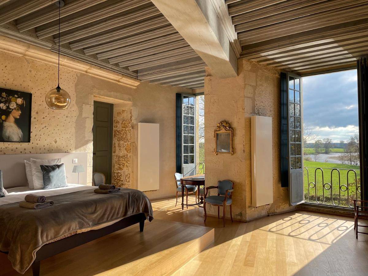 Château de Meauce, Chambre Isabeau de Sully in Saincaize-Meauce, Nièvre