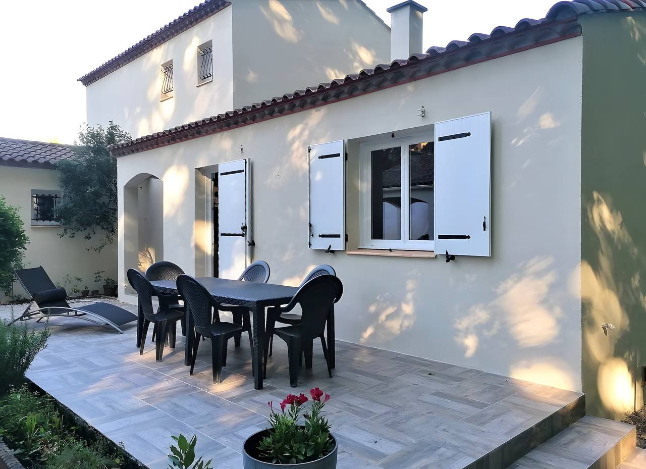 Habitaciones de huéspedes con jardín en casa de Aurore y Laurent in Montarnaud, Región de Lodève
