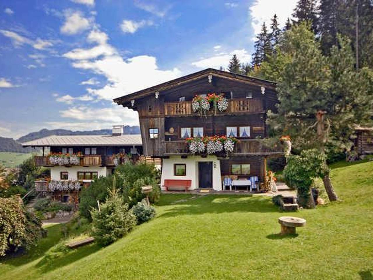 Ganze Ferienwohnung, Reither Almen - Exklusive Apartments - Fewo Typ F - Gustl's Hütte 1. Stock in Reith im Alpbachtal, Kaisergebirge