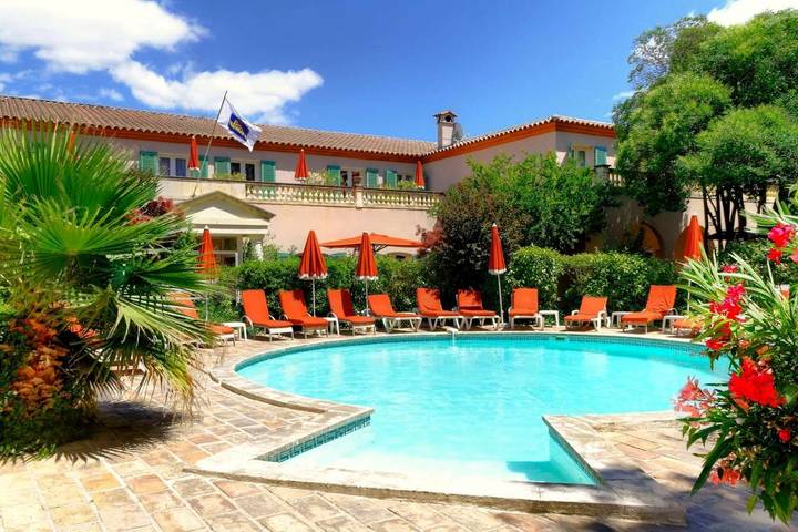 Hôtel pour 2 personnes, avec jardin ainsi que piscine et sauna