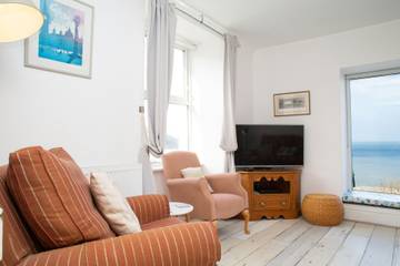 Holiday Rental for 5 People in Tresaith, Ceredigion, Photo 2