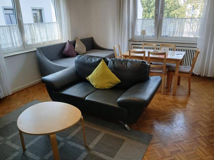 Ferienwohnung für 5 Personen, mit Terrasse und Garten sowie Ausblick