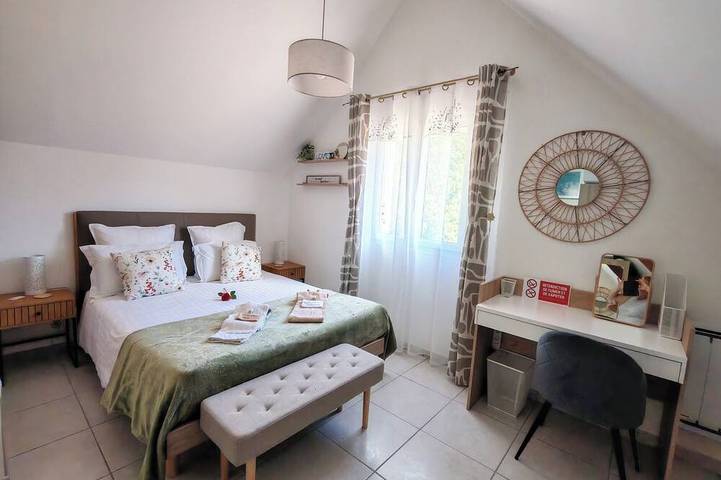Celies Country Cottage proche de Giverny et son jacuzzi pour la détente in Blaru, Yvelines