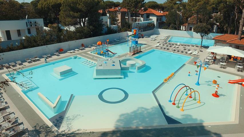 Ferienwohnung für 5 Personen, mit Pool und Garten in Lido di Spina