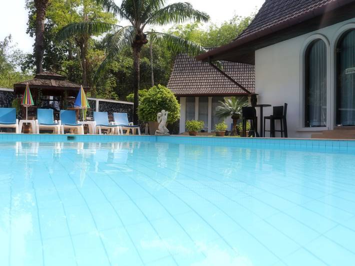 Ferieudlejning for 19 personer, med pool og have i Phuket