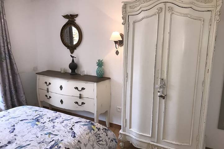 Gîte pour 4 personnes, avec jardin ainsi que piscine et terrasse, animaux acceptés à Saint-Antonin-du-Var - 4