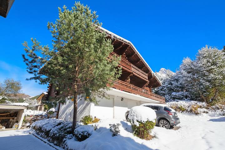 Chalet pour 4 personnes, avec balcon et piscine, adapté aux familles à Chamonix-Mont-Blanc