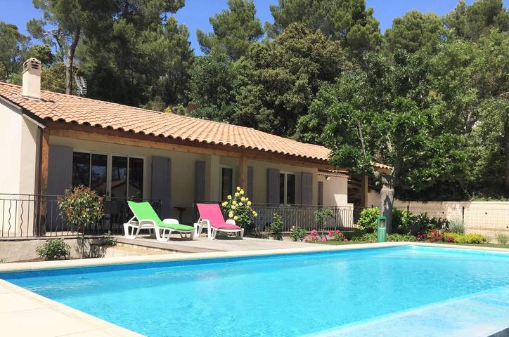 Maison de vacances pour 6 personnes, avec jardin ainsi que terrasse et piscine