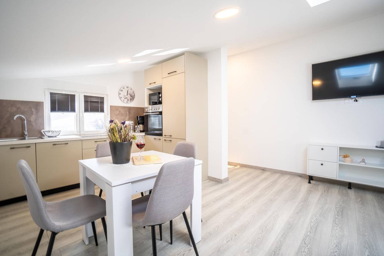 Entire apartment, Apartment 'Suite 2' with Sea View in Vir