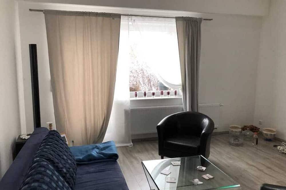 Ruhiges saniertes Ferienhaus 130 qm Mecklenburger Seenlandschaft bis 4 Personen in Woldegk, Mecklenburg-Strelitz