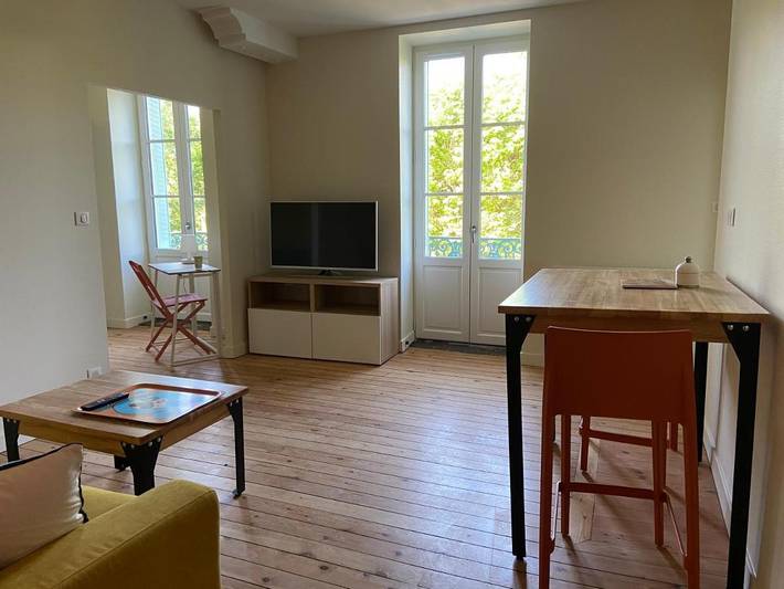 Ferienwohnung für 2 Personen, mit Ausblick und Balkon in Vichy