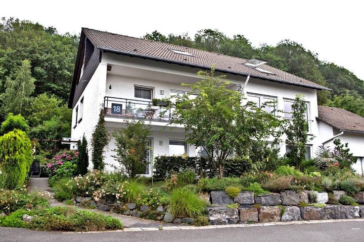 Ferienwohnung für 6 Personen, mit Terrasse und Garten sowie Ausblick in Lüdenscheid