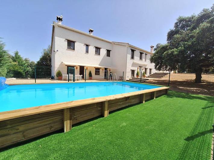 Maison de campagne pour 7 personnes, avec vue et terrasse ainsi que jardin et piscine - 1