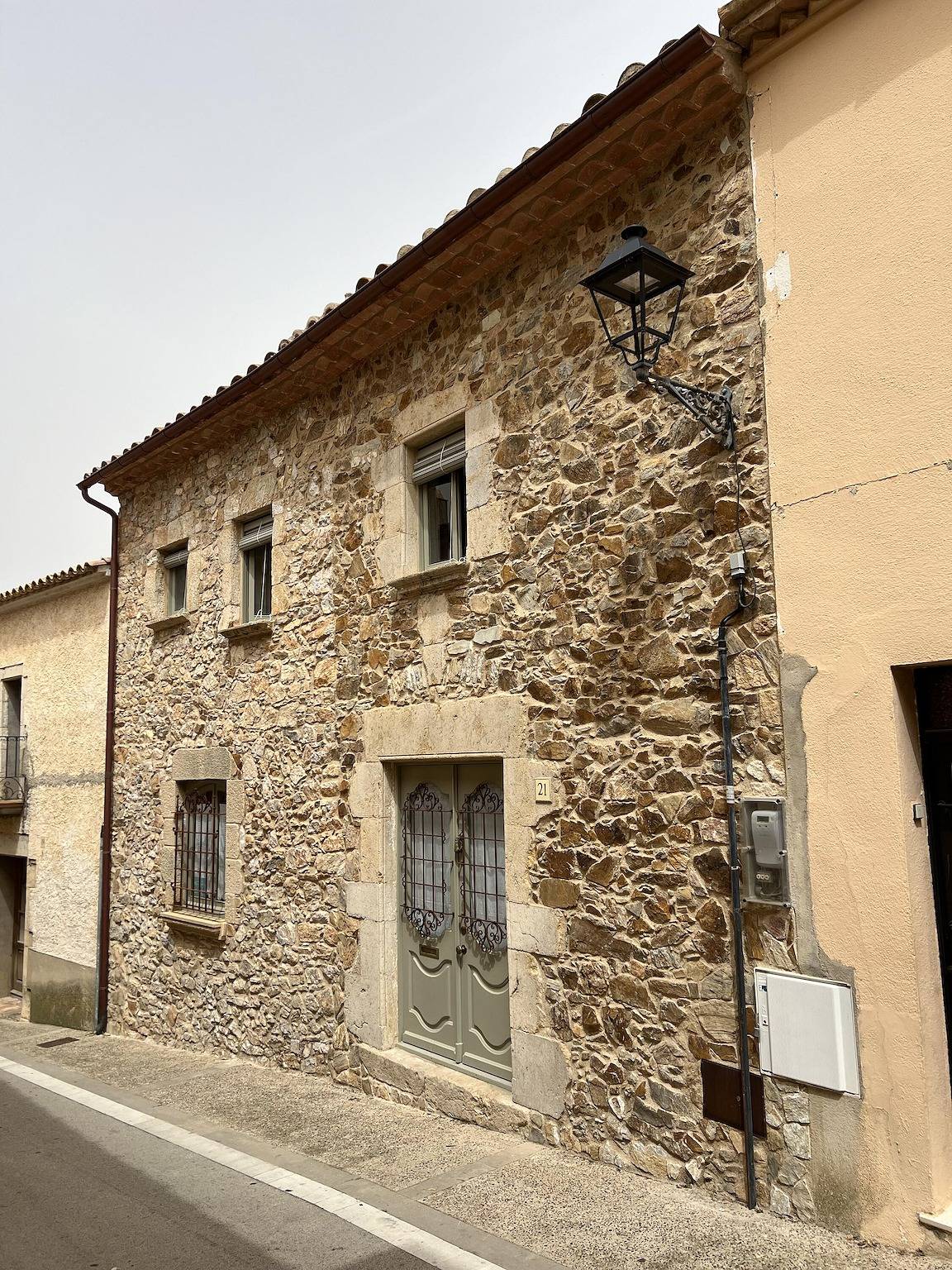 Alquiler casa de pueblo con piscina en el centro de Begur in Begur, Costa Brava