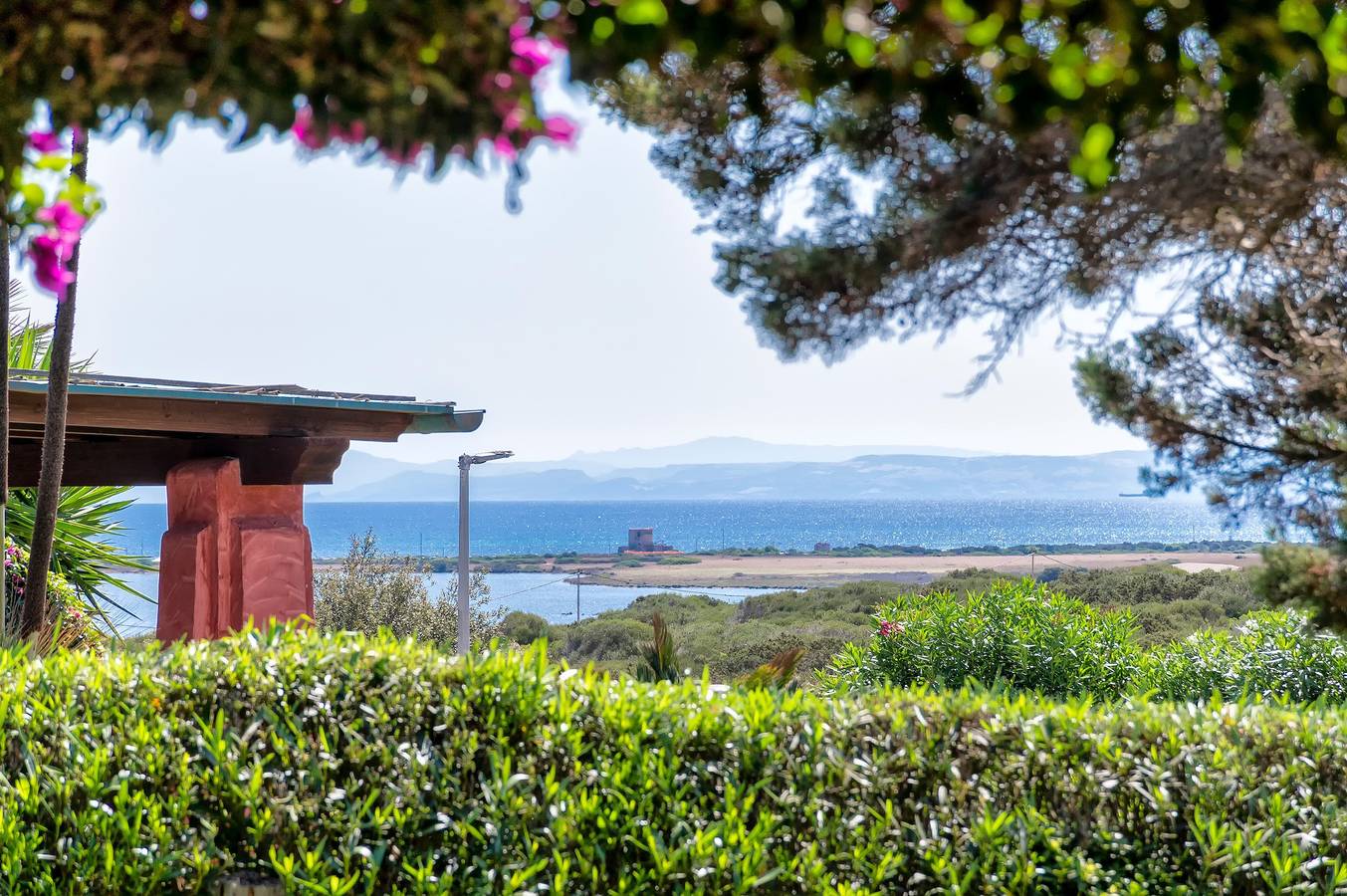 Vacation Home "Villa Toni" near Beach with Private Terrace & Shared Garden in Stagno di Casaraccio, Punta De Su Turrione