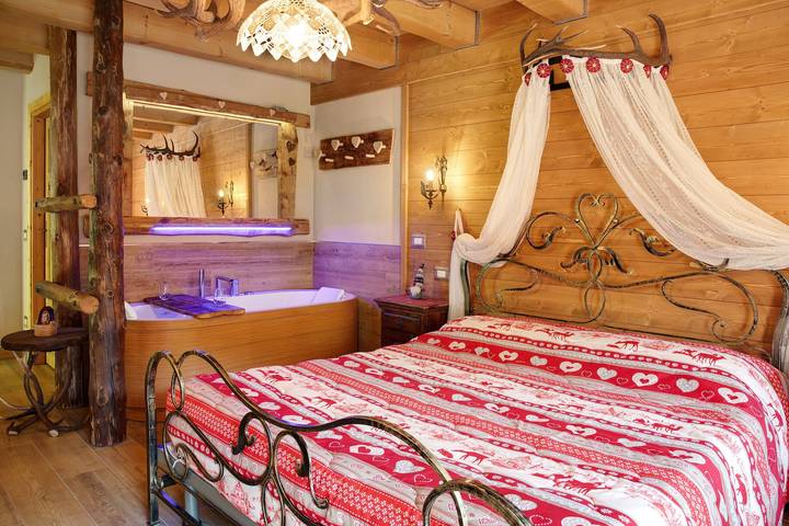 Chalet 'dei Cervi' mit Bergblick, privatem Garten und Balkon in Monno, Veltlin