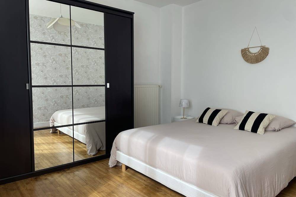 Entire apartment, Cocon Lumineux Avec Jardin, à 5 Minutes a Pied de la Gare in Lorient, Côte des Mégalithes