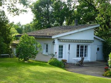 Gîte pour 4 personnes, avec piscine et jardin à Saint-Genis-Laval