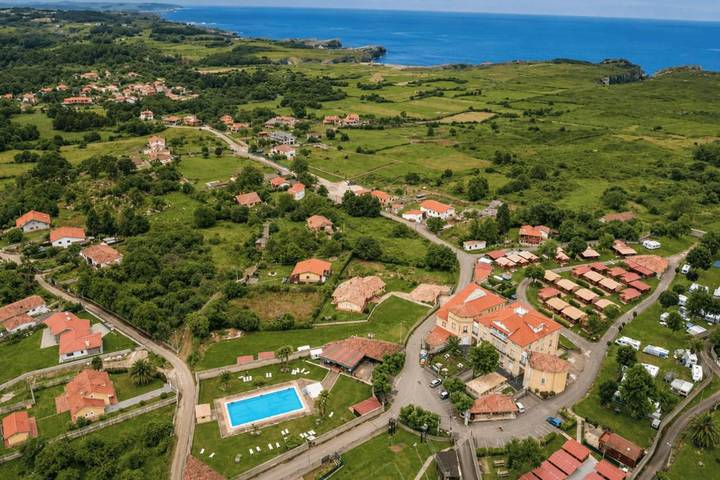 Camping für 2 Personen, mit Terrasse und Garten sowie Pool in Asturien - 2