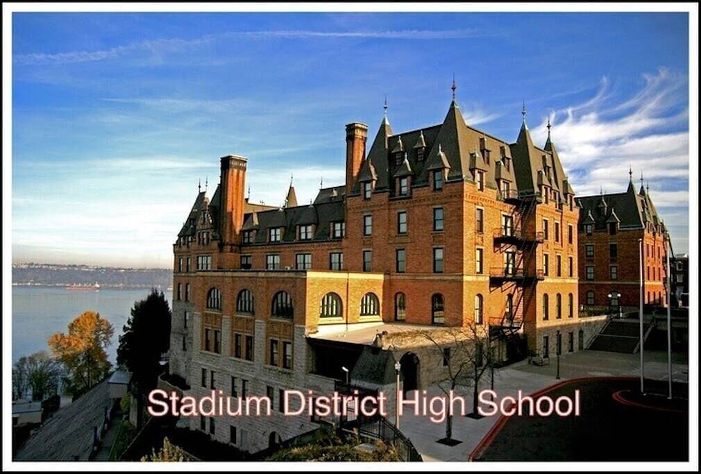 Ganze Wohnung, Puget Sound View, Whirlpool-Badewanne, historisches gehobenes Viertel in Tacoma, Pierce County