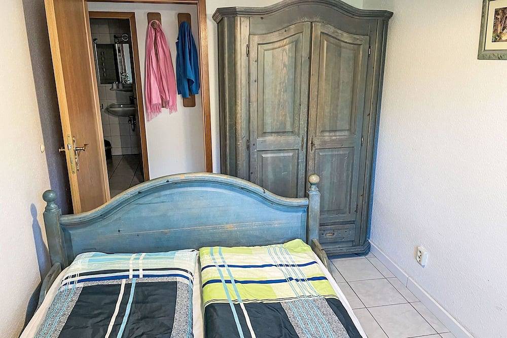 Entire apartment, Lovely apartment for 5 guests with Wifi, Tv, terrace and pets allowed in Waase, Ummanz