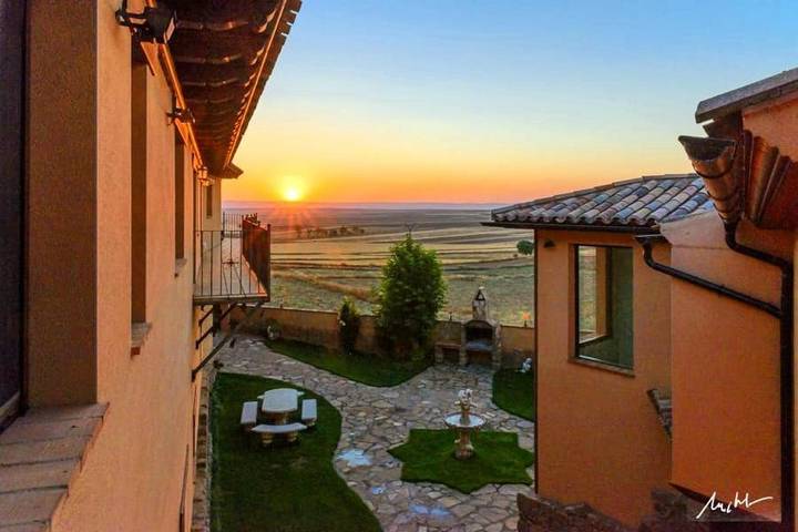 Casa rural para 4 personas, con Balcón y Jacuzzi además de Terraza y Jardín en Provincia de Teruel