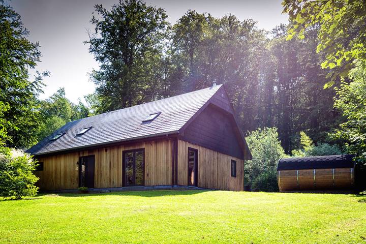 Villa pour 10 personnes, avec Terrasse ainsi que Jardin et Sauna au Province de Luxembourg