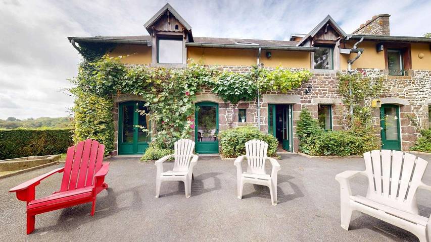 Location de vacances pour 30 personnes, avec jacuzzi et jardin, animaux acceptés à Hambye - 4