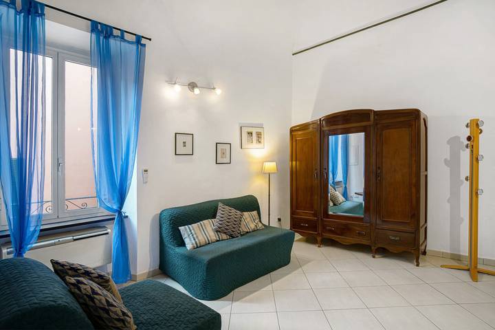 Appartamento intero, Appartamento 'Loft Nel Centro Di Alassio' con Wi-Fi e aria condizionata in Alassio, Riviera di Ponente