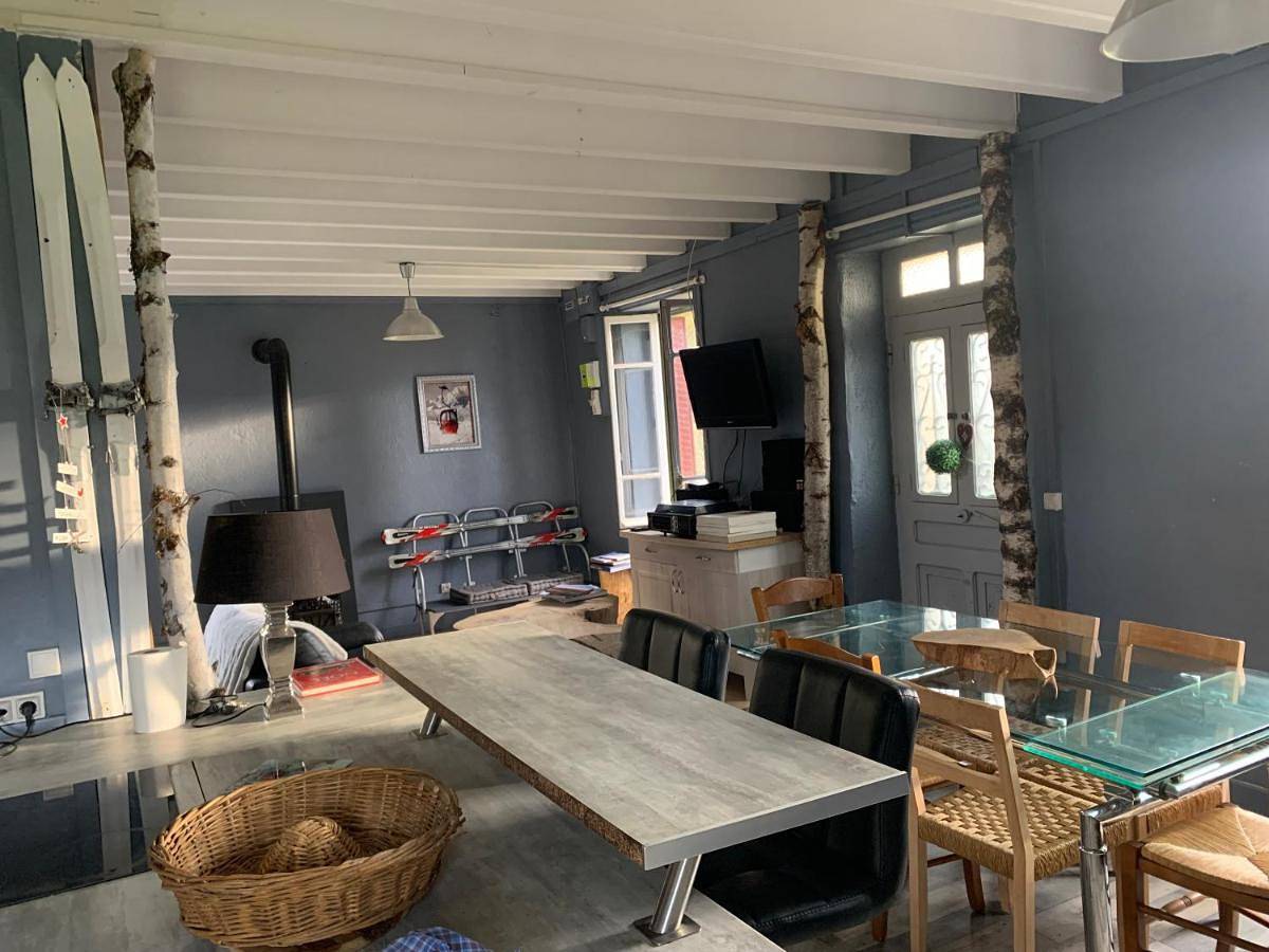 Three-Bedroom Holiday Home in Le Brugeron, Région d'Ambert