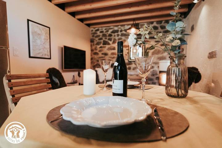 Gîte pour 3 personnes, avec jardin à Chambon-sur-Lac - 4