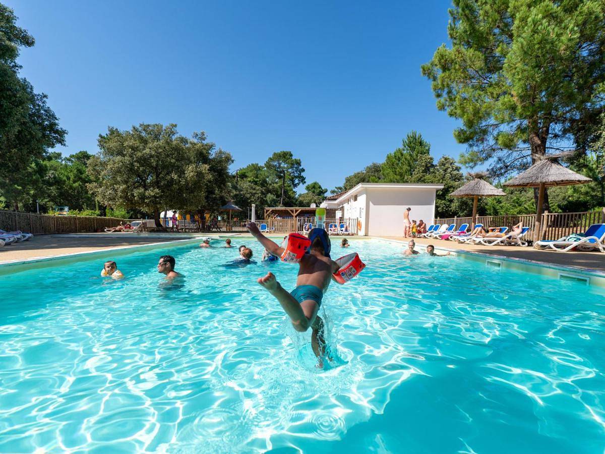 Camping Monplaisir in Saint-Trojan-les-Bains, Côte de Beauté