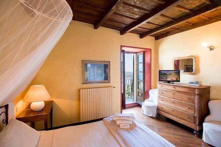 Location de vacances pour 14 personnes, avec balcon/terrasse et terrasse à Brovello-Carpugnino - 3