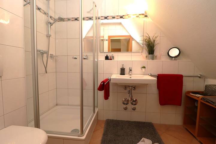 Appartement entier, Gemütliches Dachgeschoss-Appartement für bis zu 4 Personen in Wieck auf dem Darß, Péninsule Fischland-Darss-Zingst