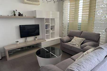 Casa de vacaciones para 8 personas, con balcón y jardín - 1