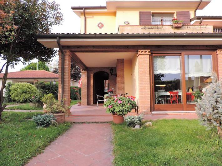 Casa vacanza per 3 persone, con giardino e balcone in Montegrotto Terme