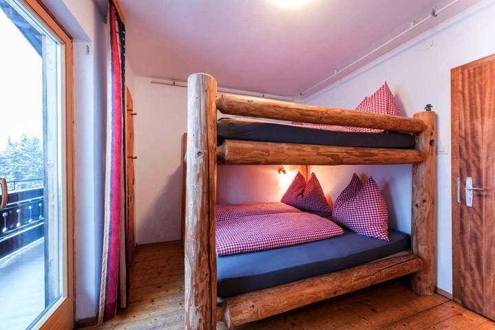 Hotel für 8 Personen, mit Balkon und Terrasse sowie Whirlpool und Garten in Saalfelden am Steinernen Meer