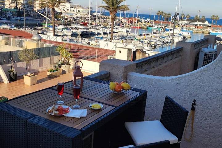Gîte pour 2 personnes, avec vue et terrasse, animaux acceptés dans Port De Saint Cyprien