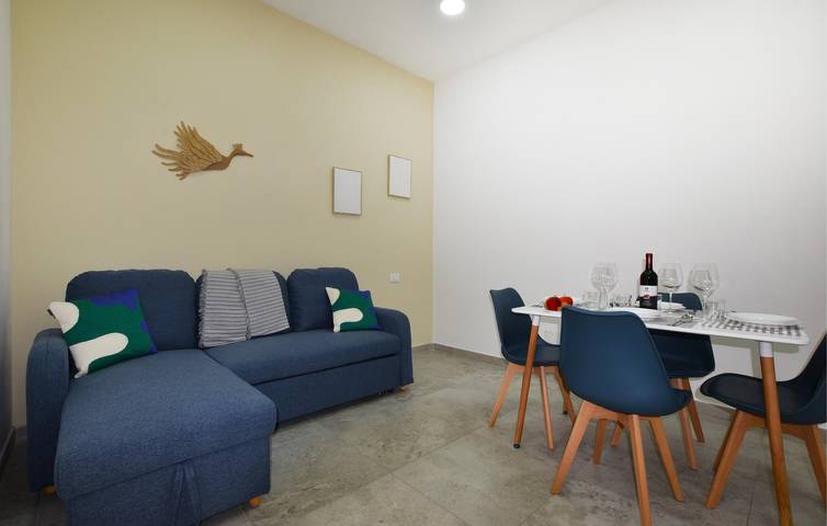 Location de vacances pour 4 personnes, avec jardin et terrasse, adapté aux familles à Isola delle Femmine - 2